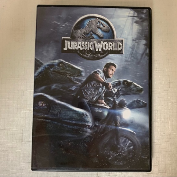 Jurassic World Movie Dinosaur DVD 2015 Chris Pratt Ty Simpkins Steven Spielberg - Picture 3 of 10